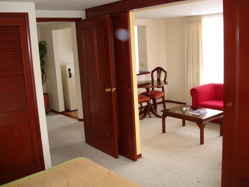 Apartamentos Santa Maria Bogotá Chambre photo
